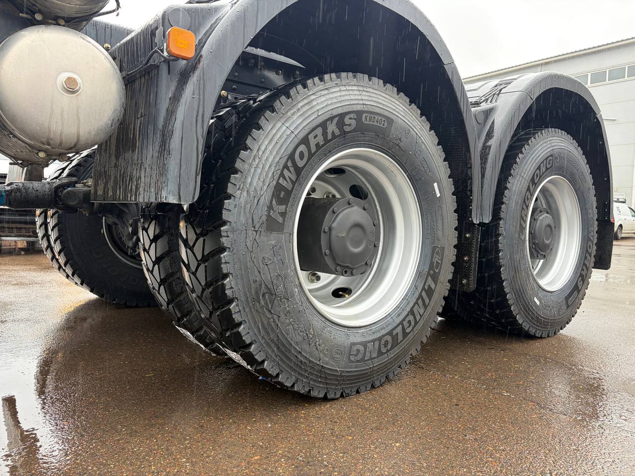 Седельный тягач Shacman X3000 SX42586V385 (Серый) 2024г. 6x6 в Новокузнецке