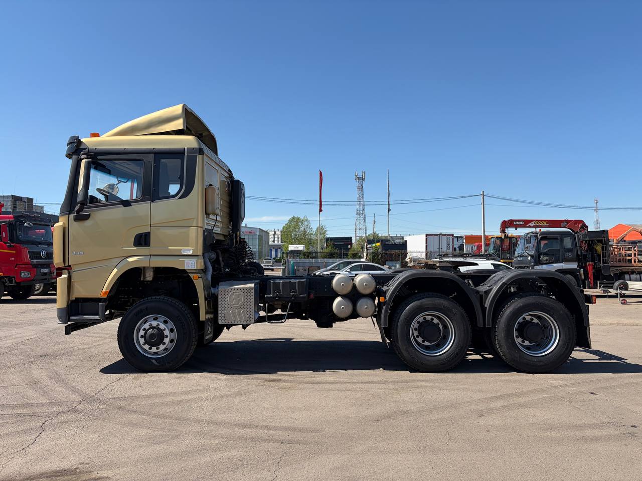 Седельный тягач Shacman X3000 SX42586V385 6x6 в Новокузнецке