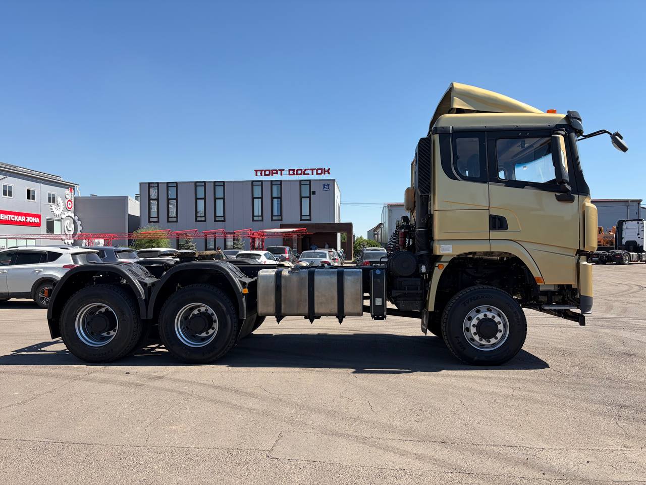 Седельный тягач Shacman X3000 SX42586V385 6x6 в Новокузнецке
