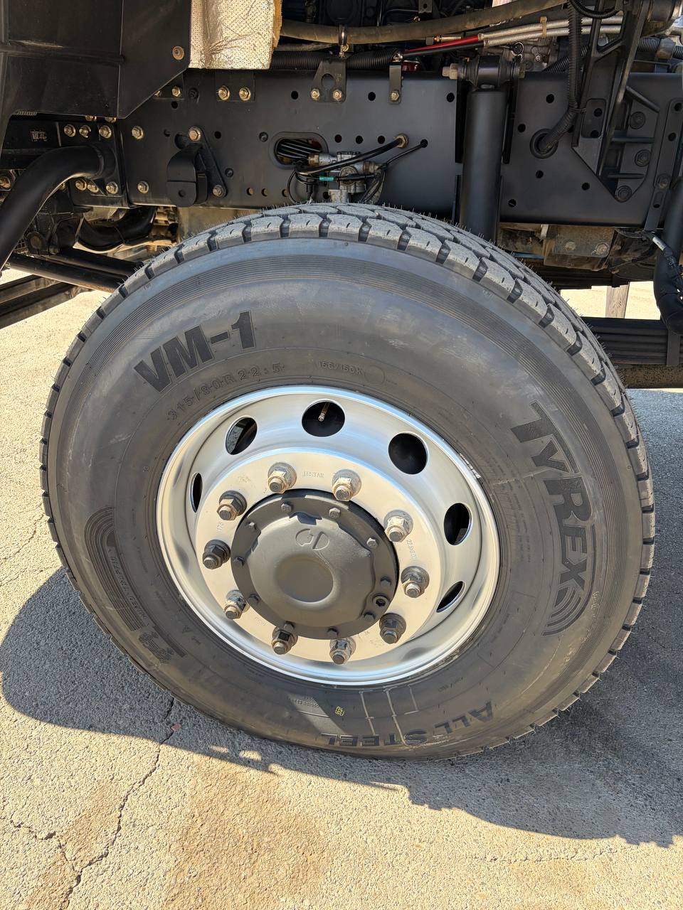 Седельный тягач Shacman X3000 SX42586V385 6x6 в Новокузнецке