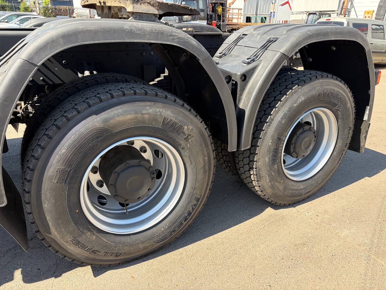 Седельный тягач Shacman X3000 SX42586V385 6x6 в Новокузнецке